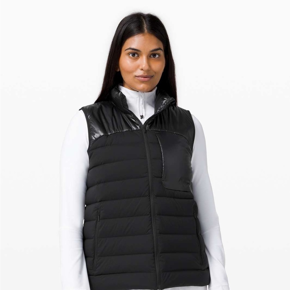 Lululemon vest size 0 black fits like a 2-4